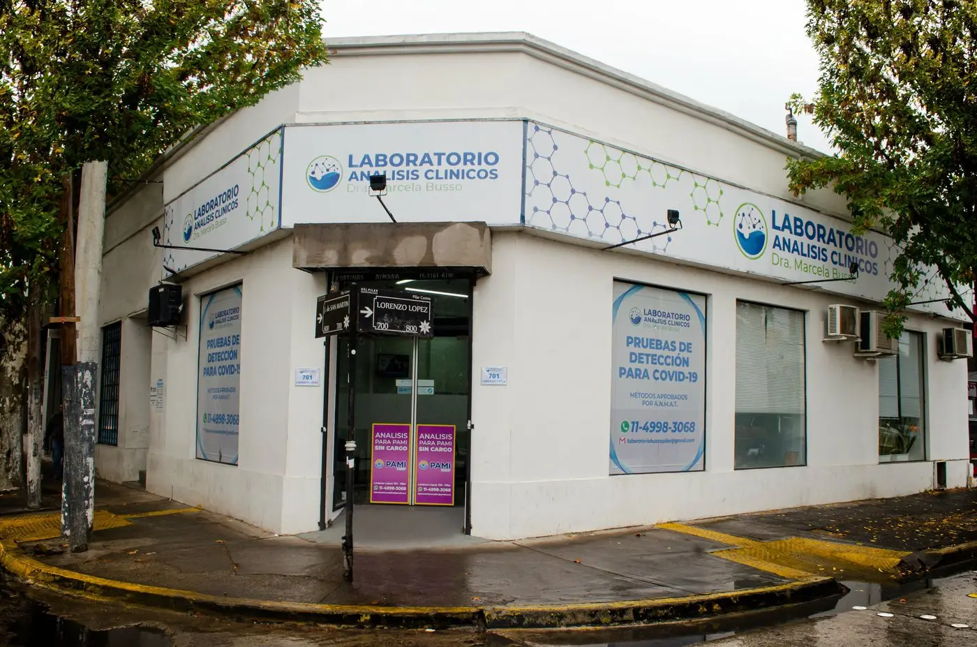 Sala de equipos y analizadores del laboratorio